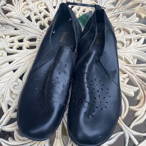 Basic Editions loafers sz. 11 NWT